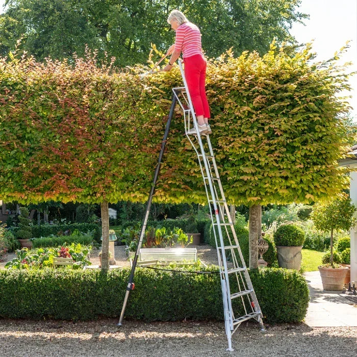 Henchman Fully Adjustable Tripod Ladder