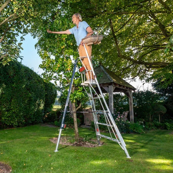 8ft Fully Adjustable Tripod Ladder