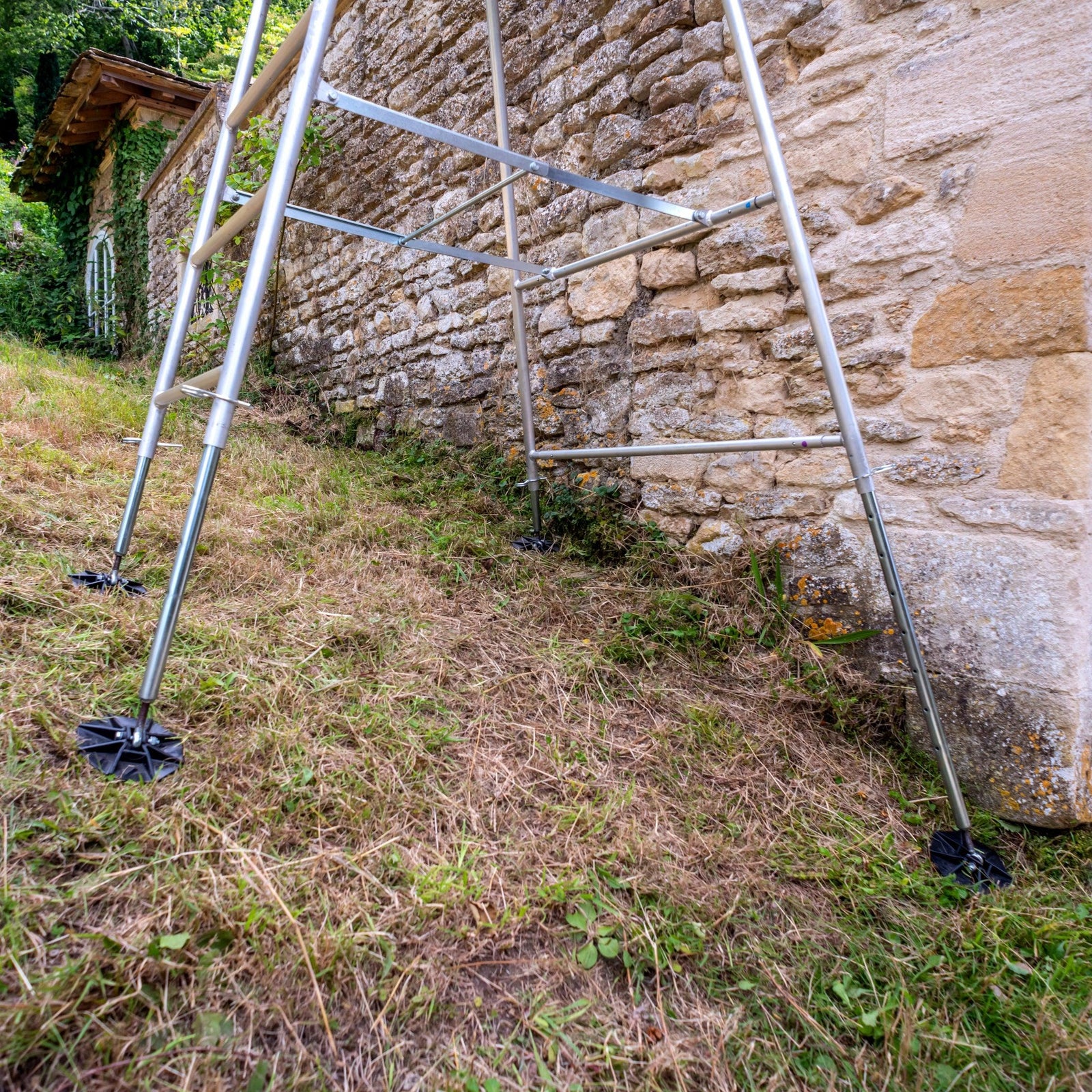 Hi-Step Legs adjusted on a slope