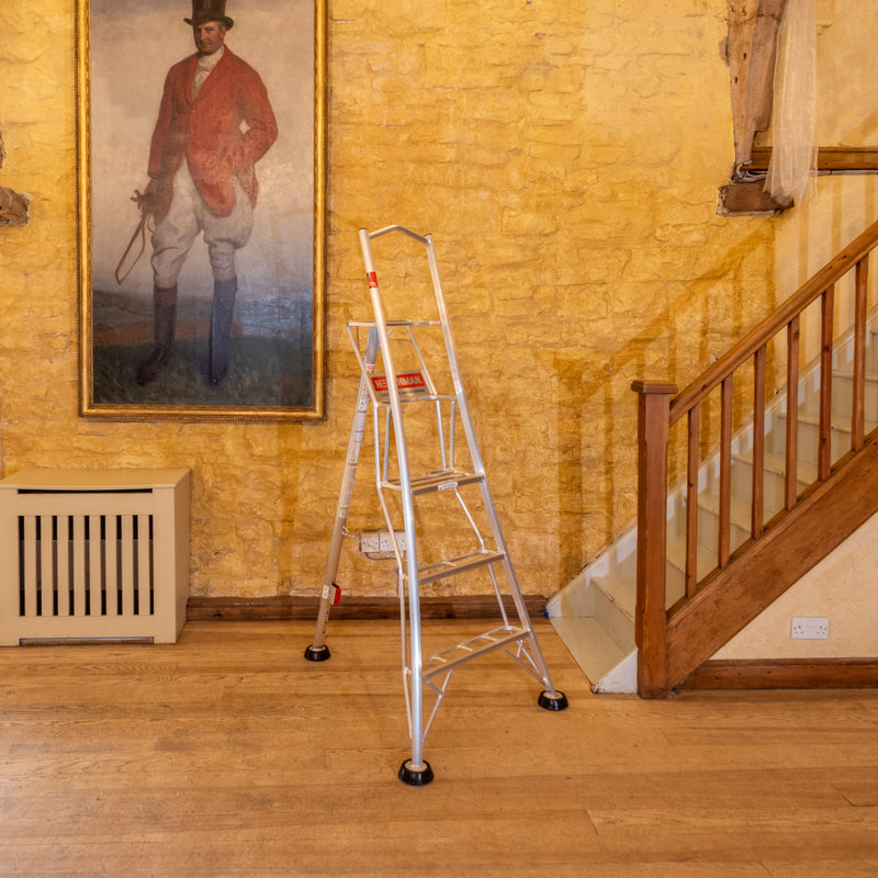 6ft Rear Leg Adjustable Tripod Ladder