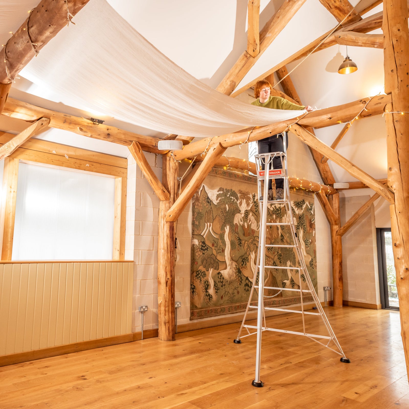 10ft Rear Leg Adjustable Tripod Ladder